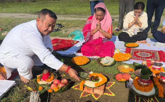 आक्रमक फैलिदै भाटभटेनी, तीन दिनको अन्तरमा दुई स्टोर शिलन्यास, तीन अर्ब लगानी हुँदै