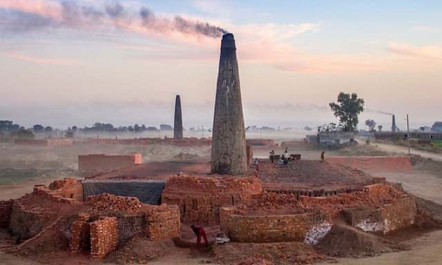 निर्माण क्षेत्र तंग्रिन नसक्दा चितवनका सबै इँटा उद्योग बन्द